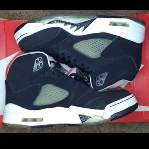 Air Jordan 5 Retro \'Oreo\' 2013 Size 6.5 Jordan 5 Retro 2013 Oreo for Sale | Authenticity Guaranteed  main image 4